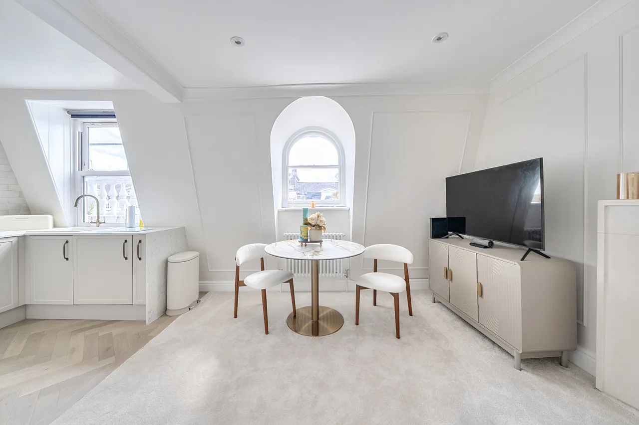 Third Floor Flat, 19 Westgate Terrace, London, photo 3