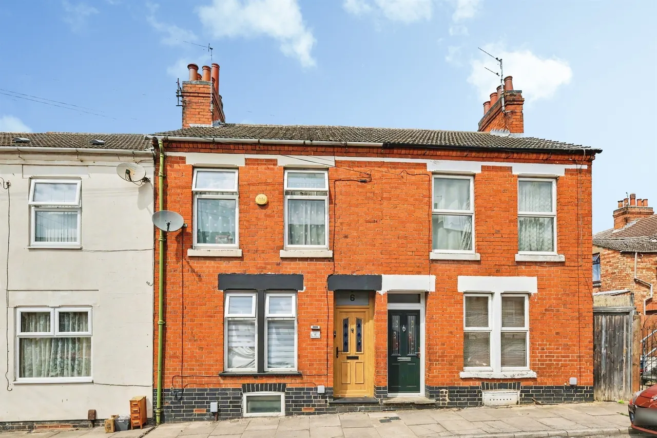 2 bed house for sale — Norfolk Street, Northampton