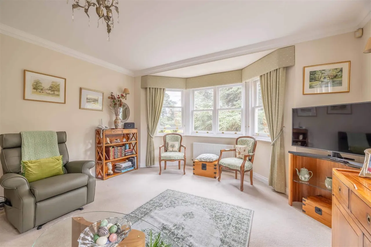 Longbourn, Windsor, SL4, photo 7