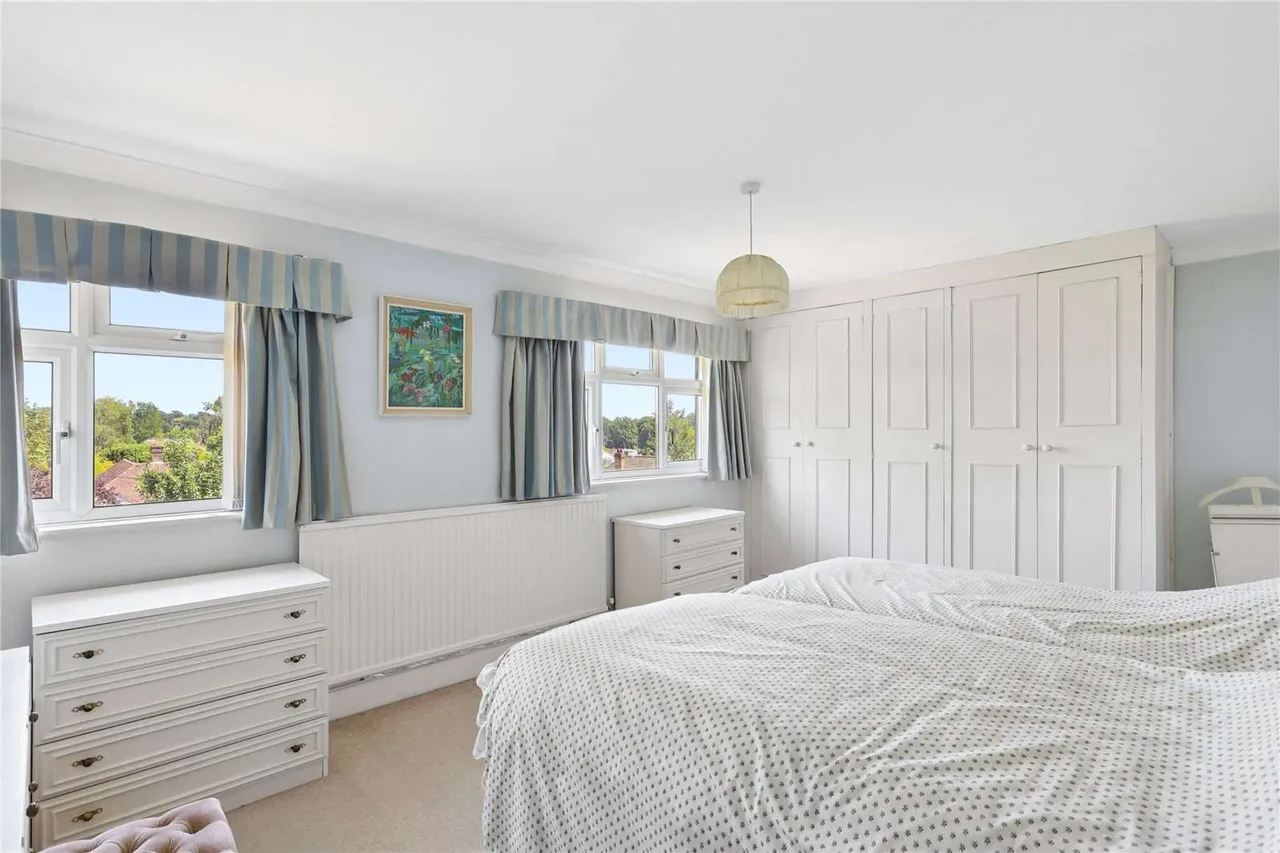 Heath Ridge Green, Cobham, Surrey, KT11 2QJ, photo 10
