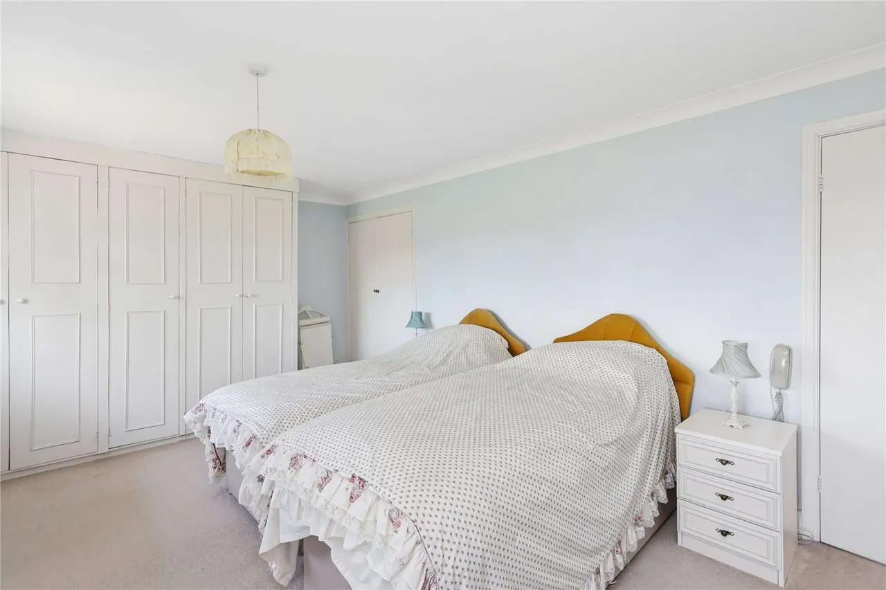 Heath Ridge Green, Cobham, Surrey, KT11 2QJ, photo 11