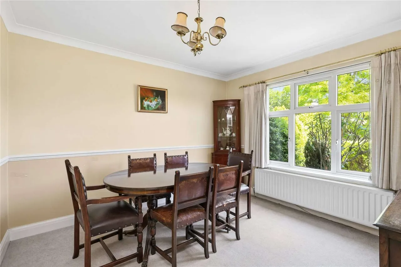 Heath Ridge Green, Cobham, Surrey, KT11 2QJ, photo 3