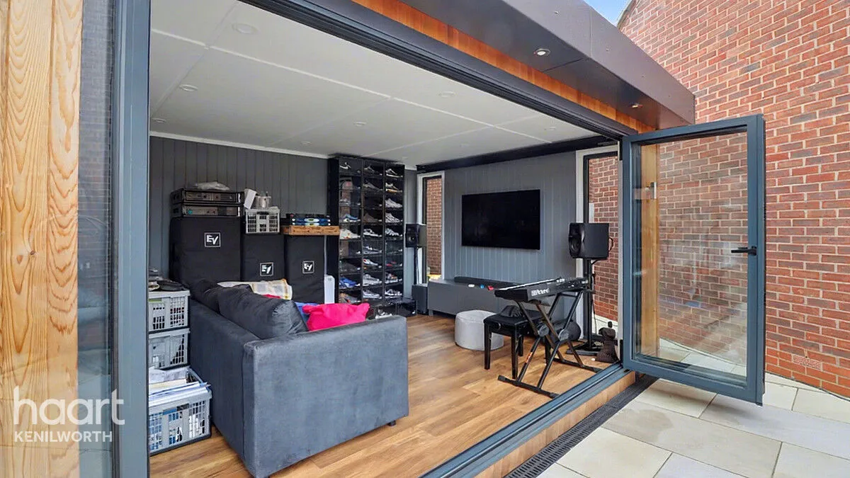 Kensington Close, Stratford-Upon-Avon, CV37, photo 28