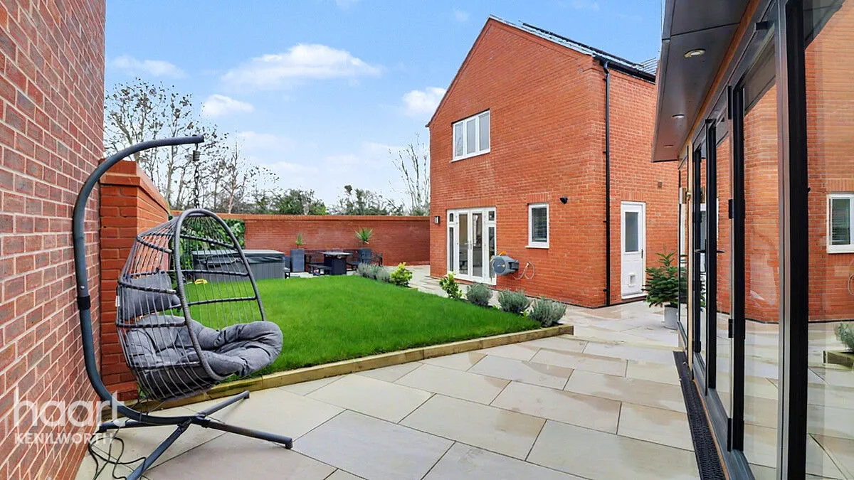 Kensington Close, Stratford-Upon-Avon, CV37, photo 32