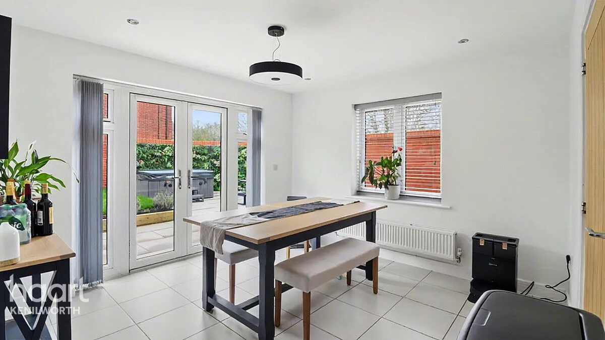 Kensington Close, Stratford-Upon-Avon, CV37, photo 13