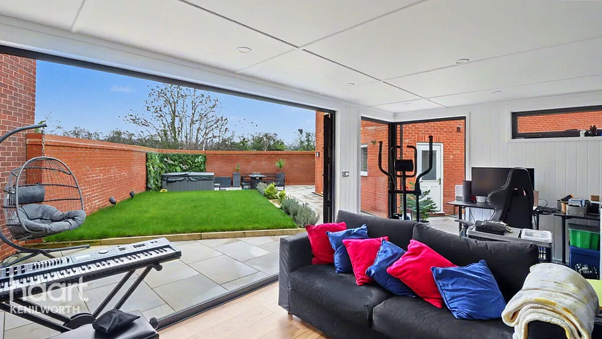 Kensington Close, Stratford-Upon-Avon, CV37, photo 29