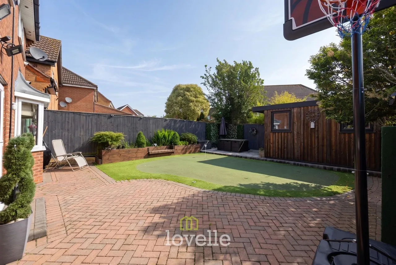 Larkspur Avenue, Healing, DN41, photo 24