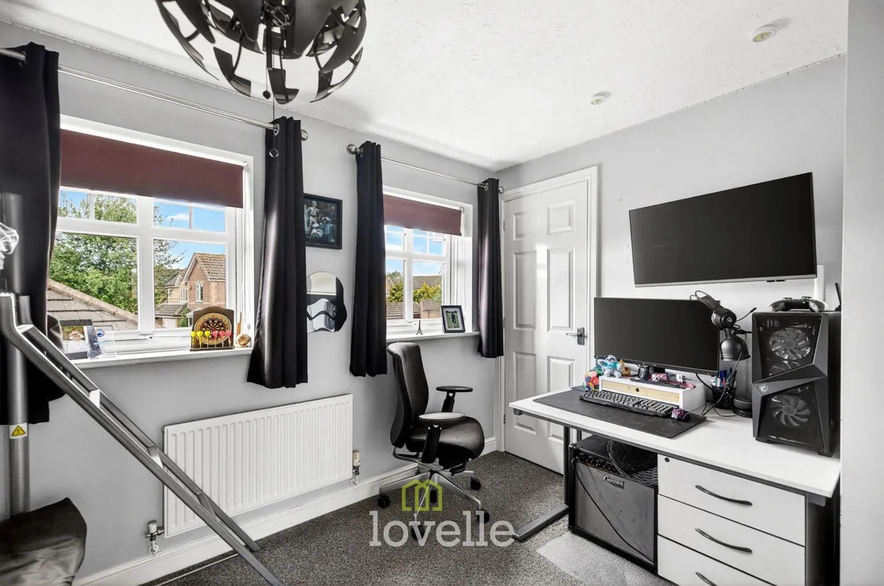 Larkspur Avenue, Healing, DN41, photo 17