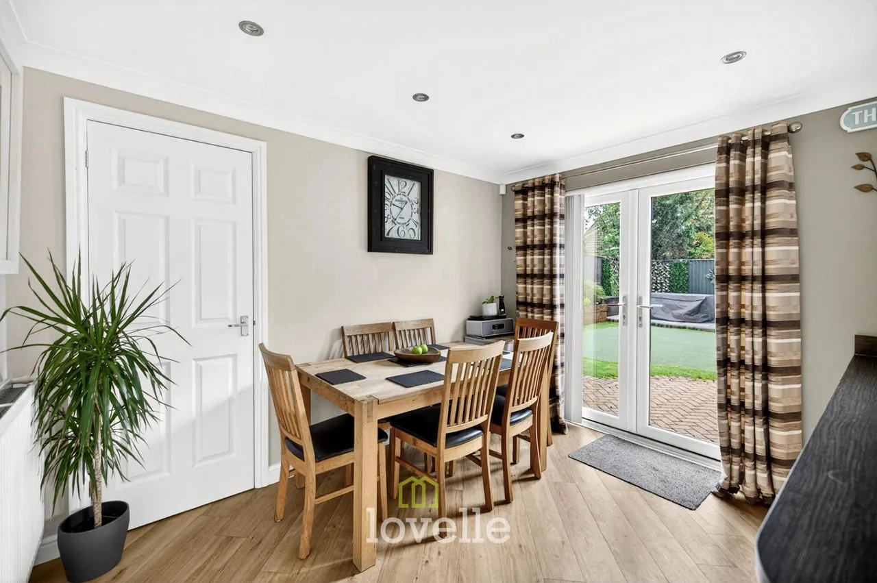 Larkspur Avenue, Healing, DN41, photo 5