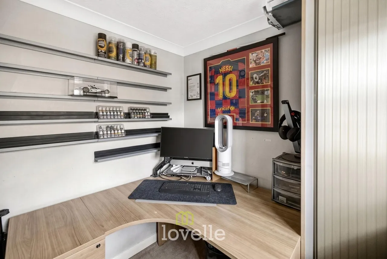 Larkspur Avenue, Healing, DN41, photo 10