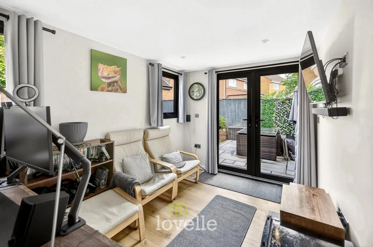Larkspur Avenue, Healing, DN41, photo 22