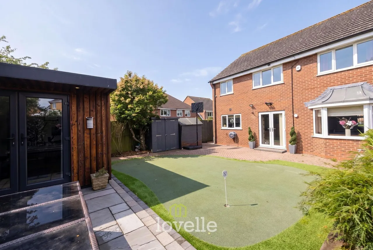 Larkspur Avenue, Healing, DN41, photo 21