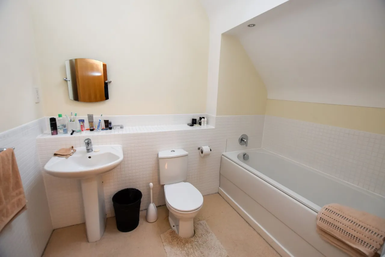 Cavendish Road, Bowdon, WA14, photo 9