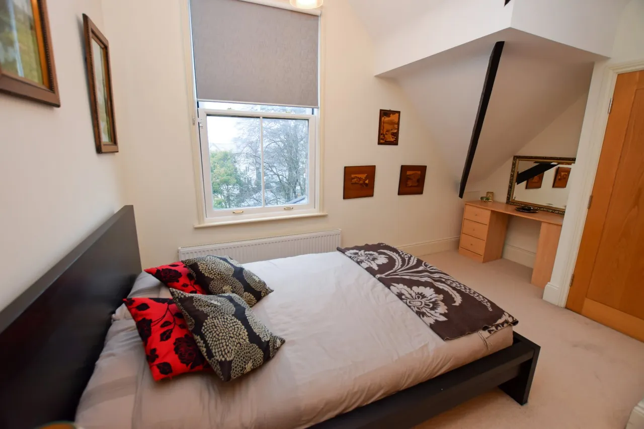 Cavendish Road, Bowdon, WA14, photo 11