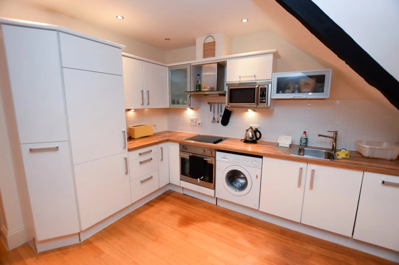 Cavendish Road, Bowdon, WA14, photo 4
