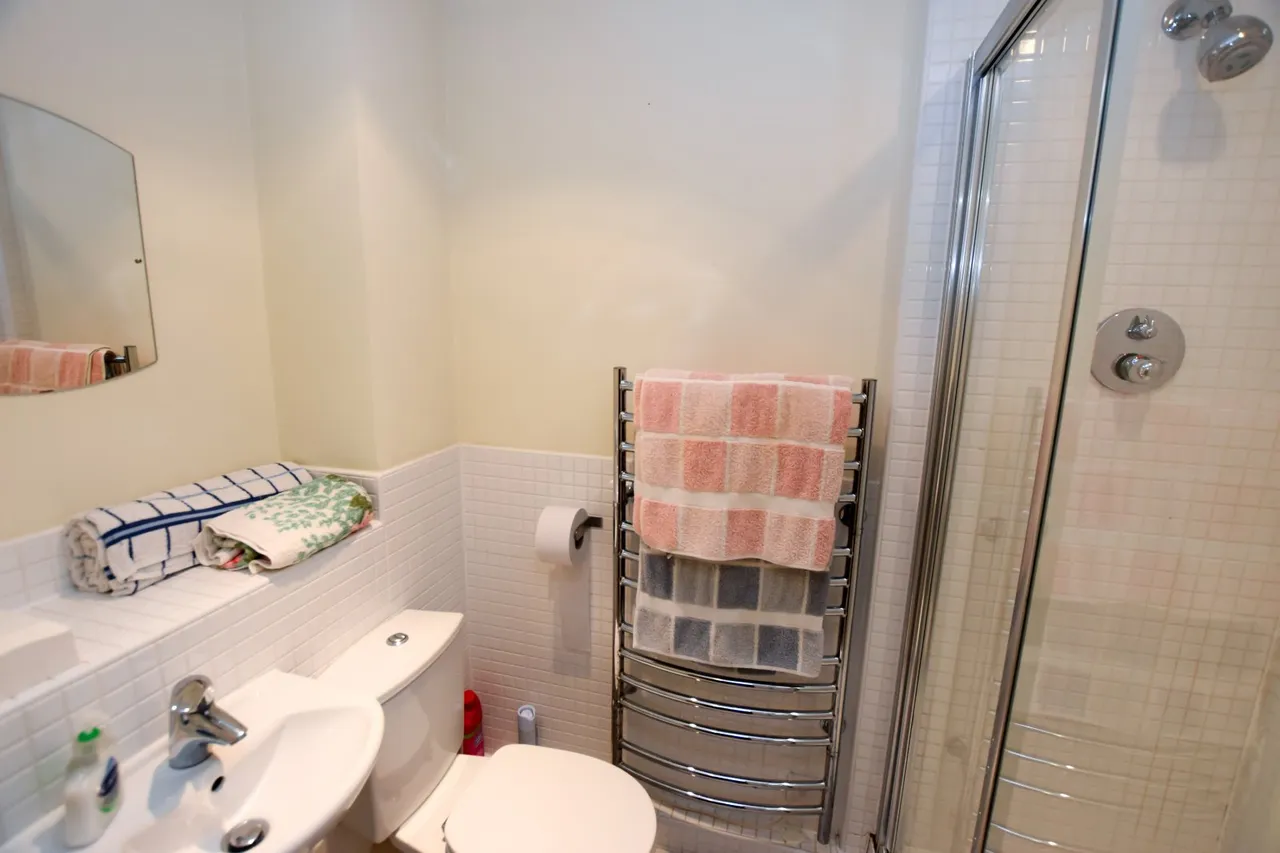 Cavendish Road, Bowdon, WA14, photo 12