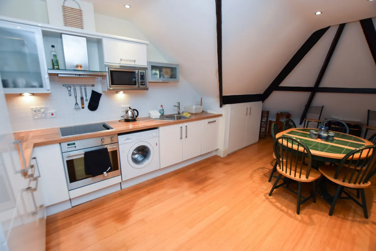 Cavendish Road, Bowdon, WA14, photo 5