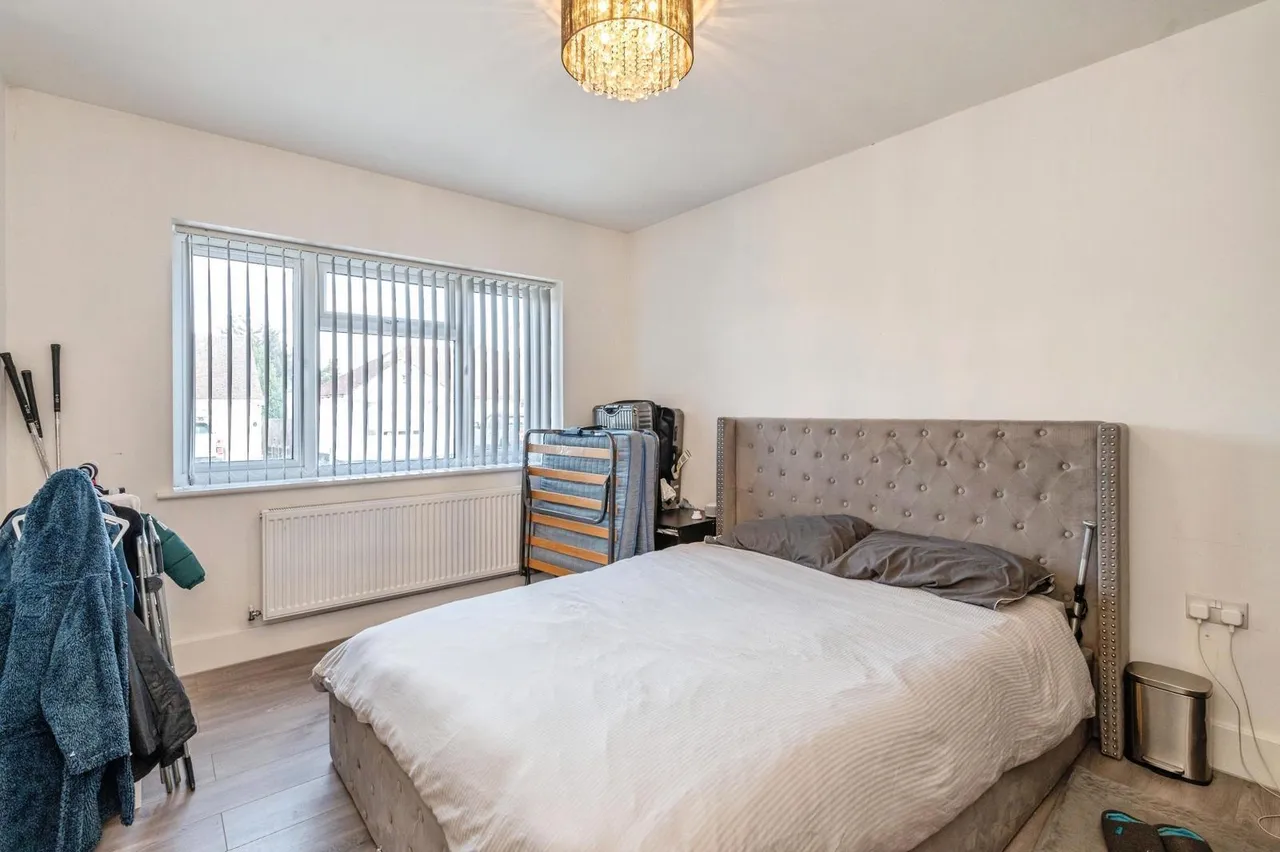 Avondale Road, BASILDON, Essex, SS16, photo 13