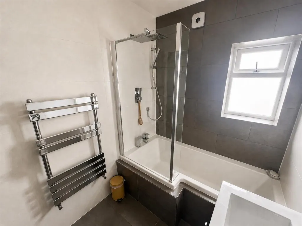 Alter Drive, Riddlesden, BD20, photo 24