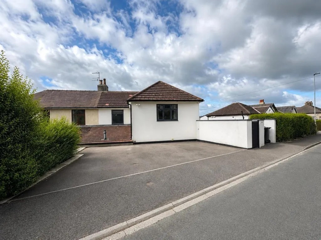 Alter Drive, Riddlesden, BD20, photo 35