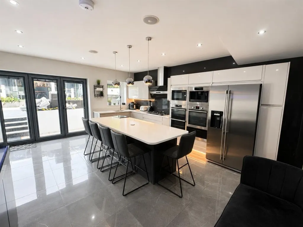 Alter Drive, Riddlesden, BD20, photo 10