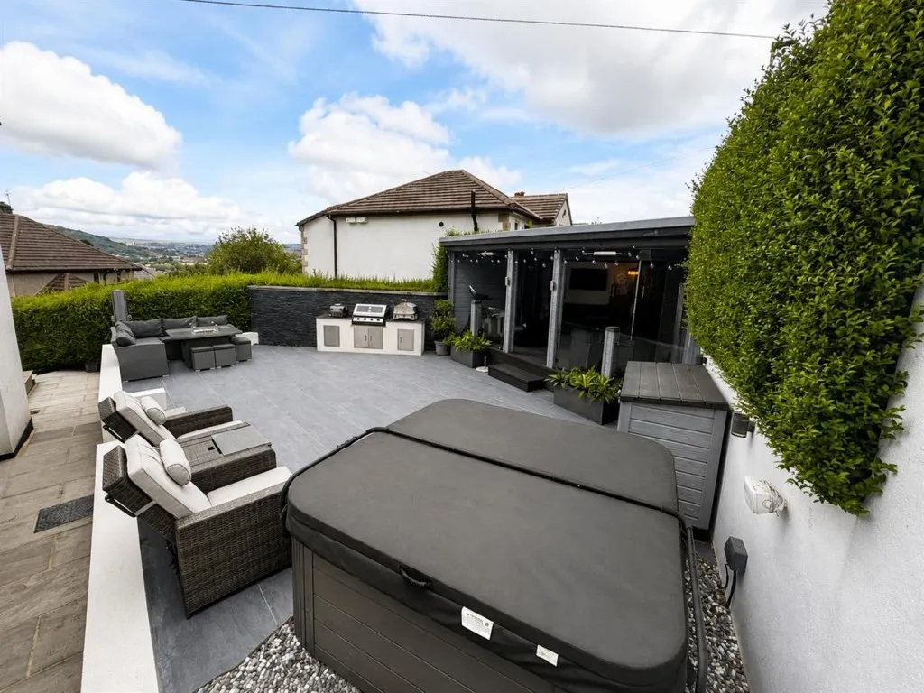 Alter Drive, Riddlesden, BD20, photo 28