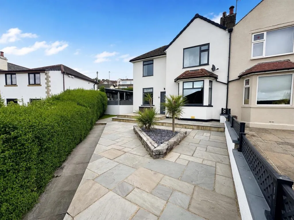 4 bed house for sale, Alter Drive, Riddlesden, BD20