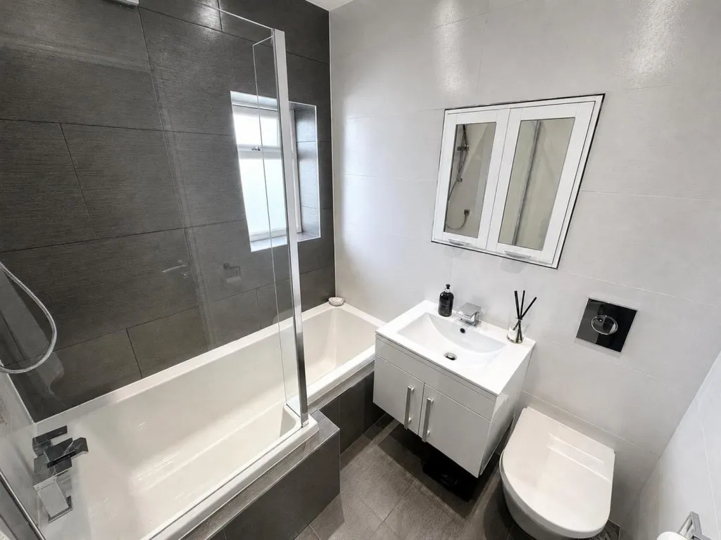 Alter Drive, Riddlesden, BD20, photo 23