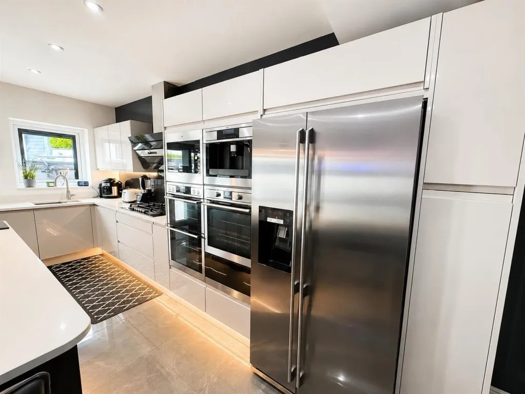 Alter Drive, Riddlesden, BD20, photo 9