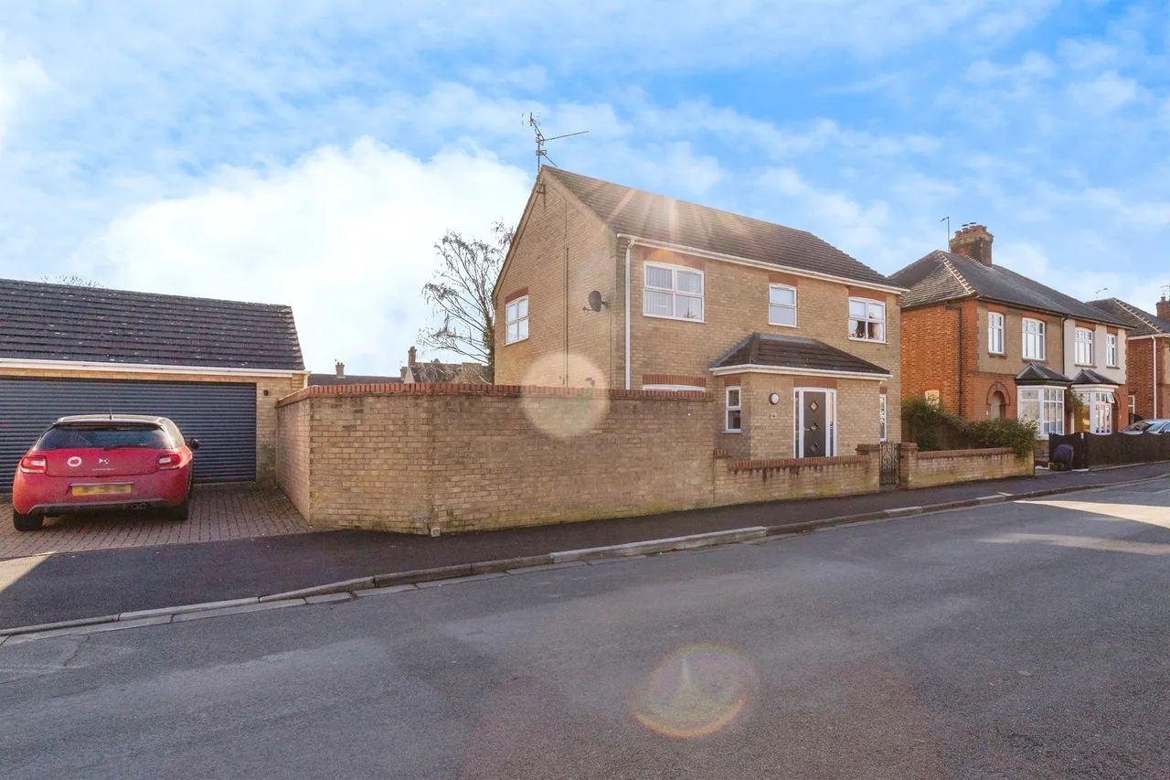 Alpha Street, March, PE15, photo 17