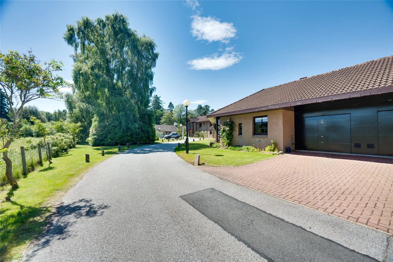 Queen Victoria Park, Inchmarlo, AB31, photo 22