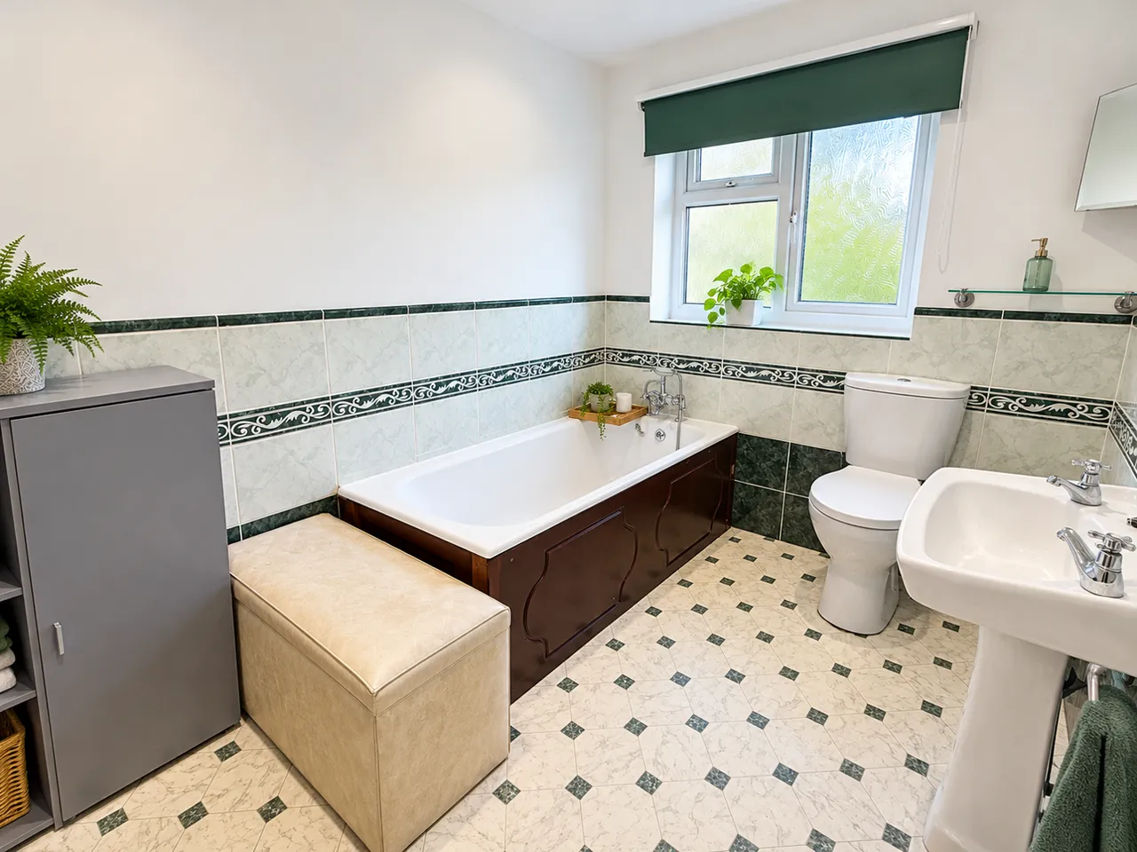 Broad Road, Sale, M33, photo 16