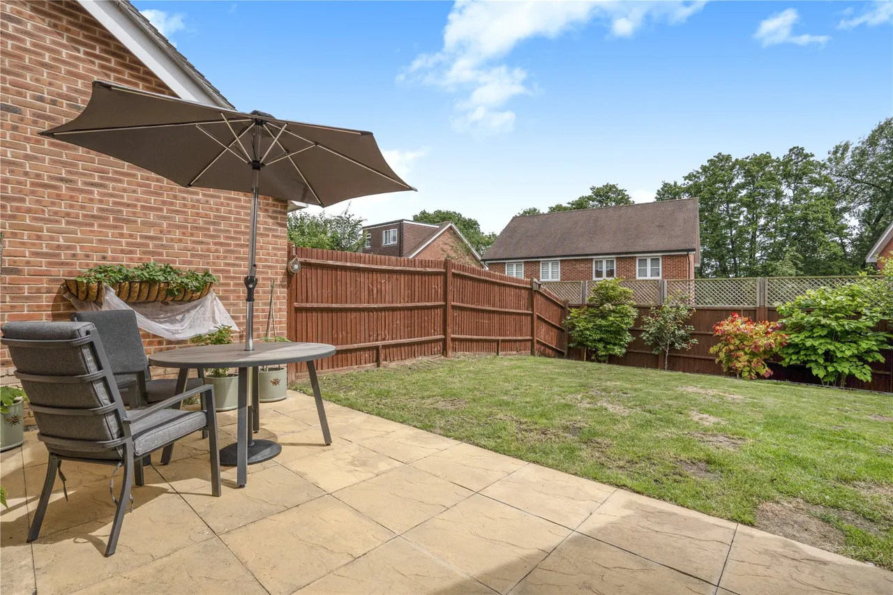 Boxwood Grove, West End, GU24, photo 17