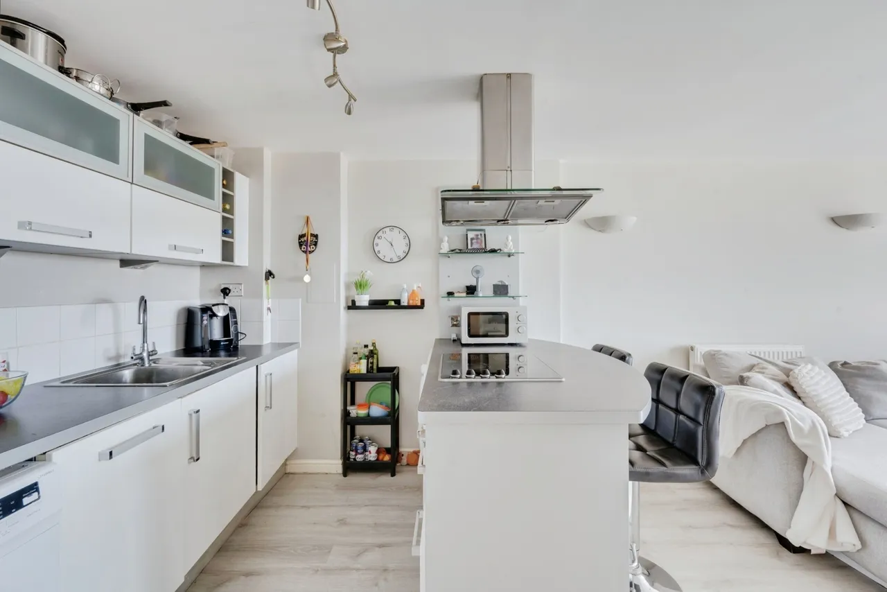 1 bed flat for sale, Throwley Way, Sutton, SM1