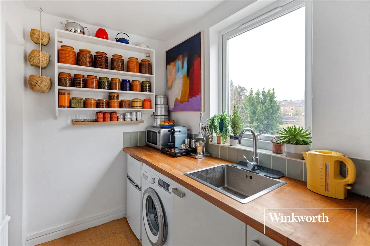 Long Lane, Finchley, London, N2, photo 12