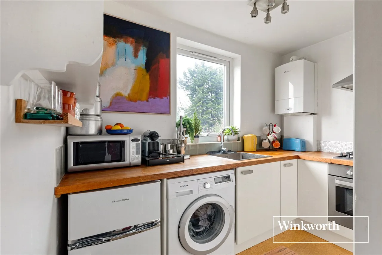 Long Lane, Finchley, London, N2, photo 11