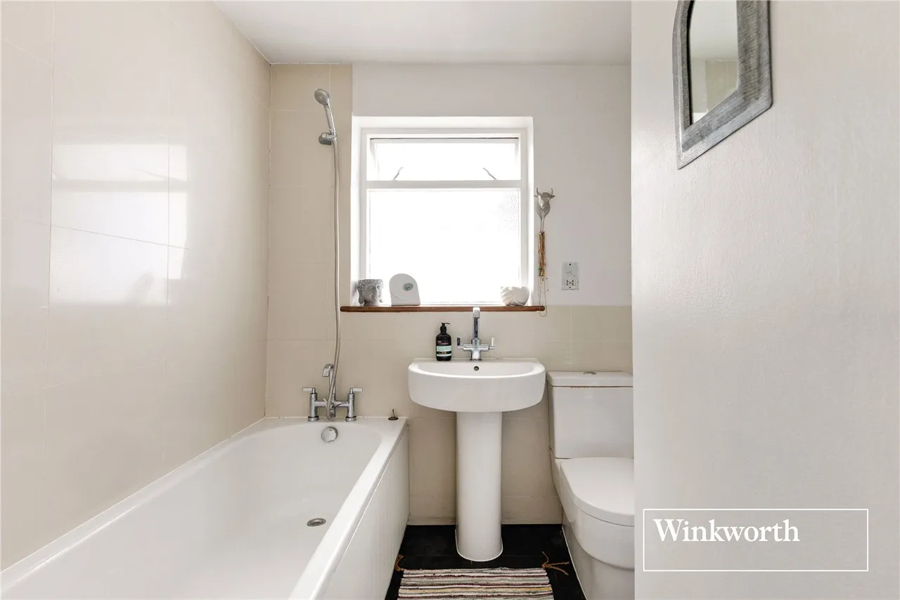 Long Lane, Finchley, London, N2, photo 10