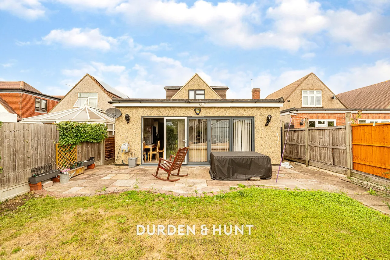 Ewellhurst Road, Clayhall, IG5, photo 26