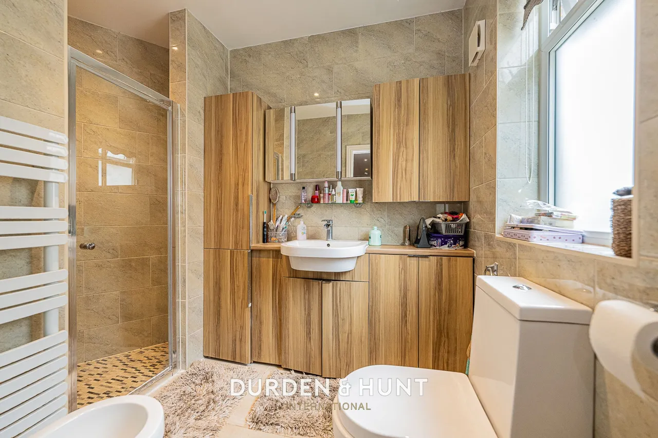 Ewellhurst Road, Clayhall, IG5, photo 14