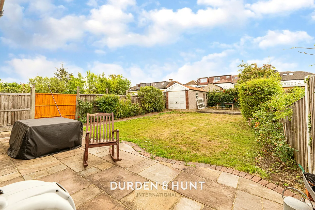 Ewellhurst Road, Clayhall, IG5, photo 22