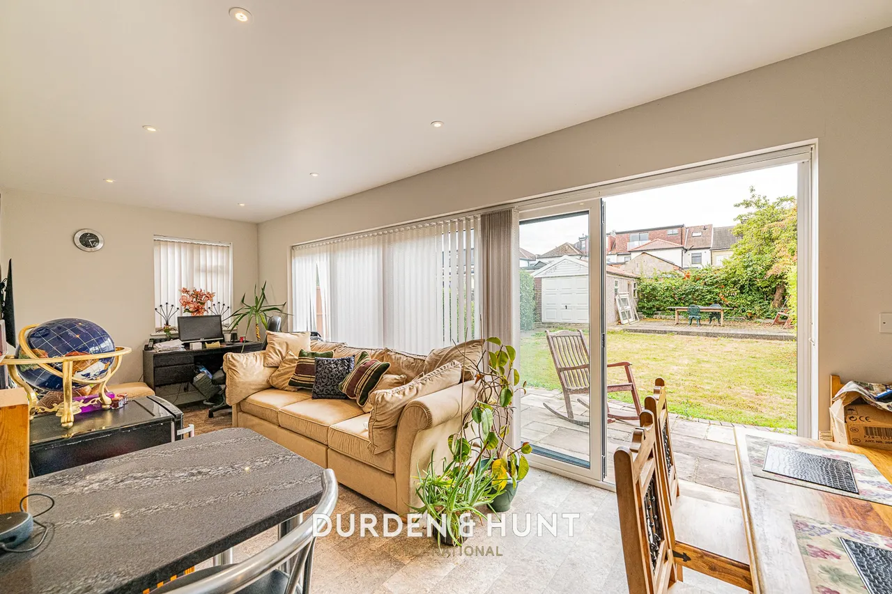 Ewellhurst Road, Clayhall, IG5, photo 6