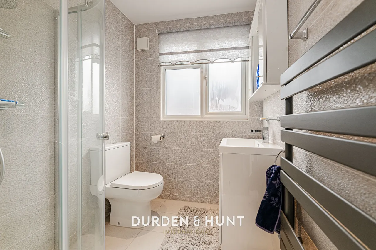 Ewellhurst Road, Clayhall, IG5, photo 20