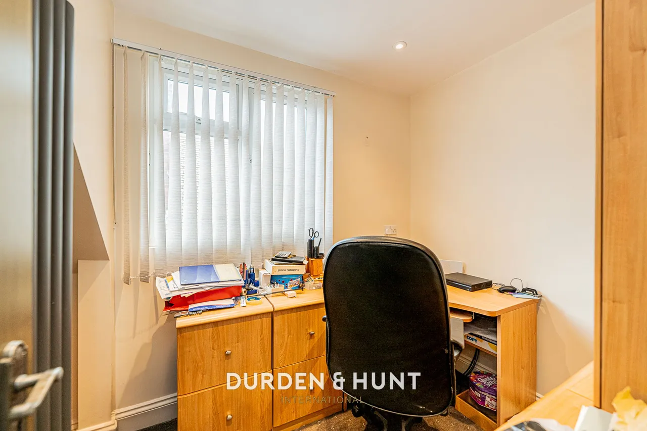 Ewellhurst Road, Clayhall, IG5, photo 19