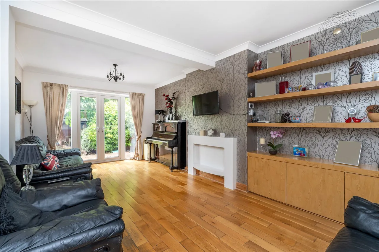 Powder Mill Lane, Twickenham, TW2 6EG, photo 3