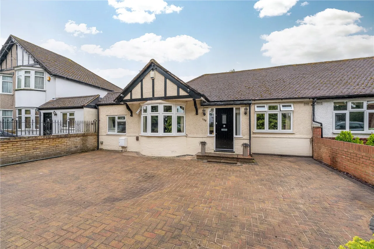 4 bed house for sale — Powder Mill Lane, Twickenham, TW2 6EG