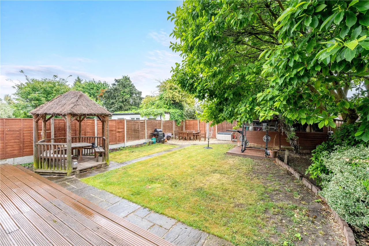 Powder Mill Lane, Twickenham, TW2 6EG, photo 2