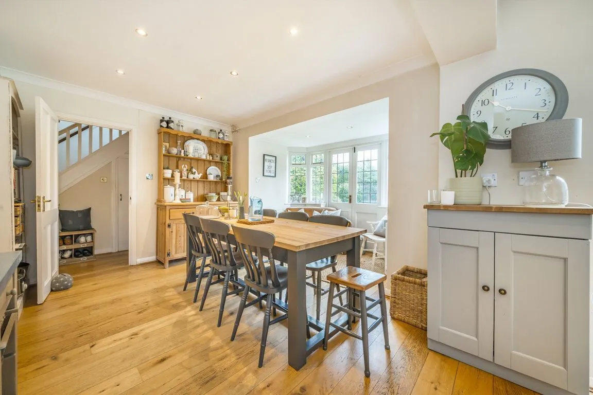 Woodland Way, Weybridge, KT13, photo 2