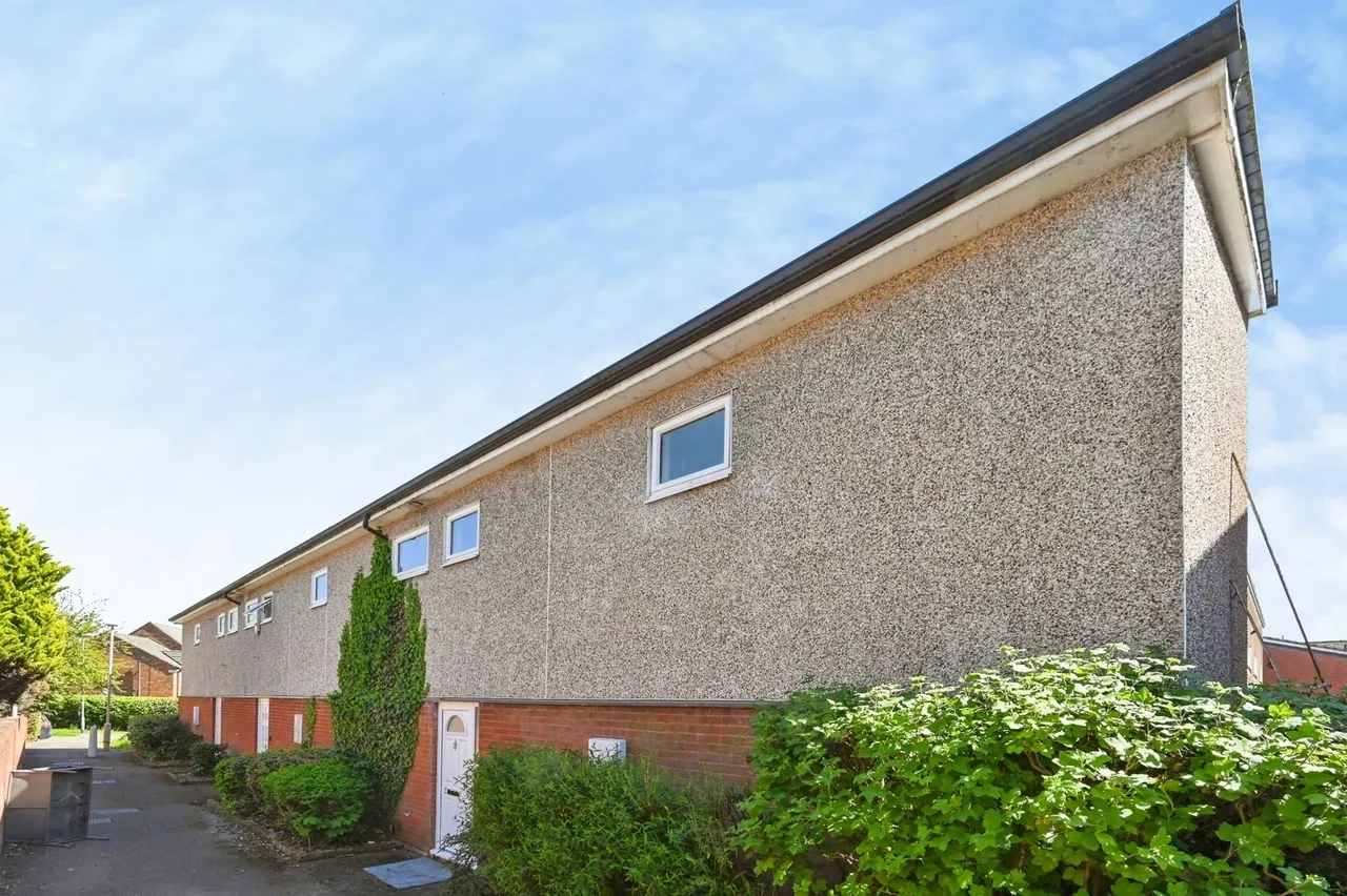Redruth Drive, Mansfield, Nottinghamshire, NG18, photo 3