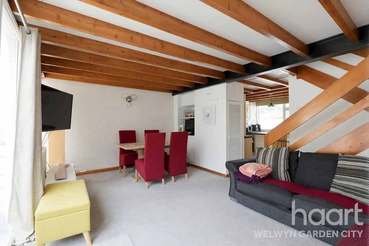 Daniells, Welwyn Garden City, AL7, photo 5
