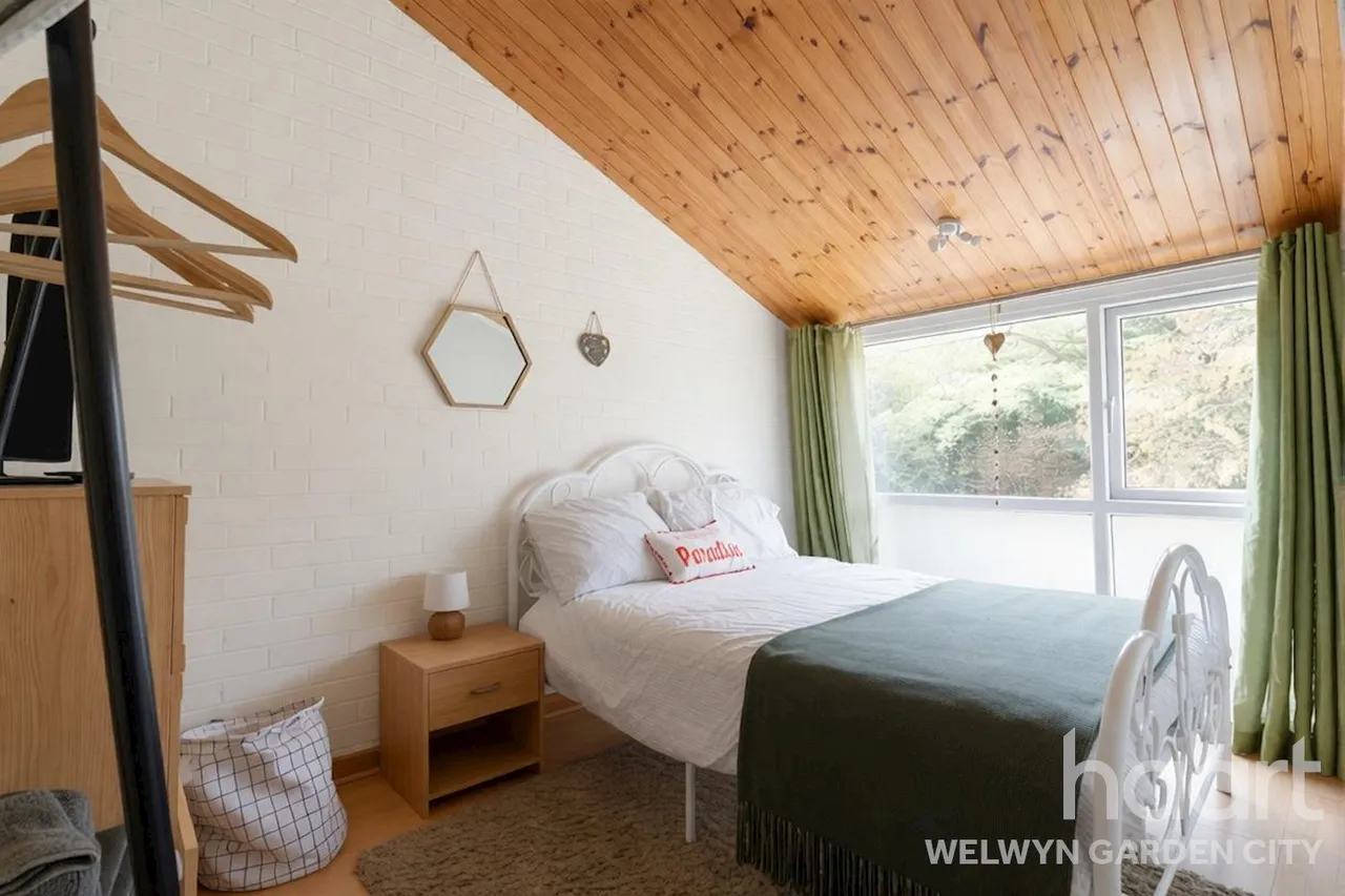 Daniells, Welwyn Garden City, AL7, photo 12